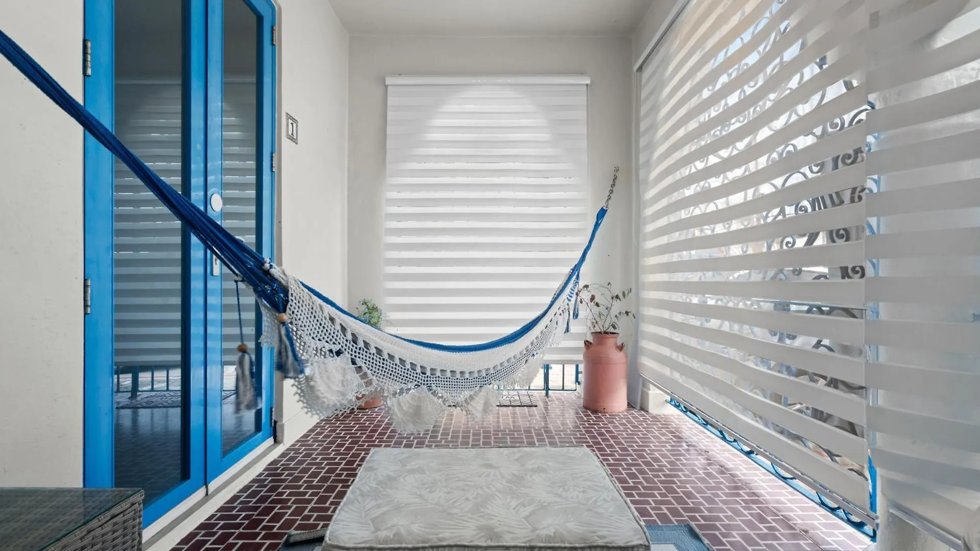 Elegant Studio With Balcony Private - Self Check In - Mm1 San Juan